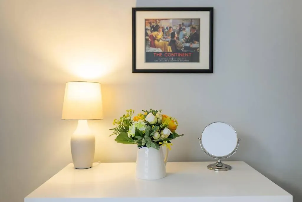 Stylish Period Maisonette Flat In Centre Of Bath 0*,  United Kingdom