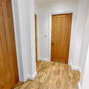https://chute-house-4-bed-house-private-garden-city-center.cardiffhotelswales.com